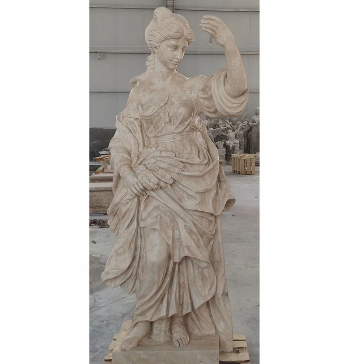 Casa Padrino conjunto de 4 esculturas decorativas de jard¨ªn Art Nouveau de travertino damas beige A. 190 cm