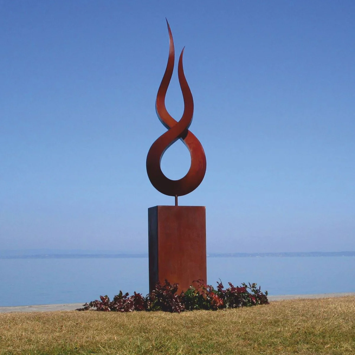 Casa Padrino escultura decorativa de jard¨ªn de acero de lujo llama sobre columna ¨®xido A. 301 cm