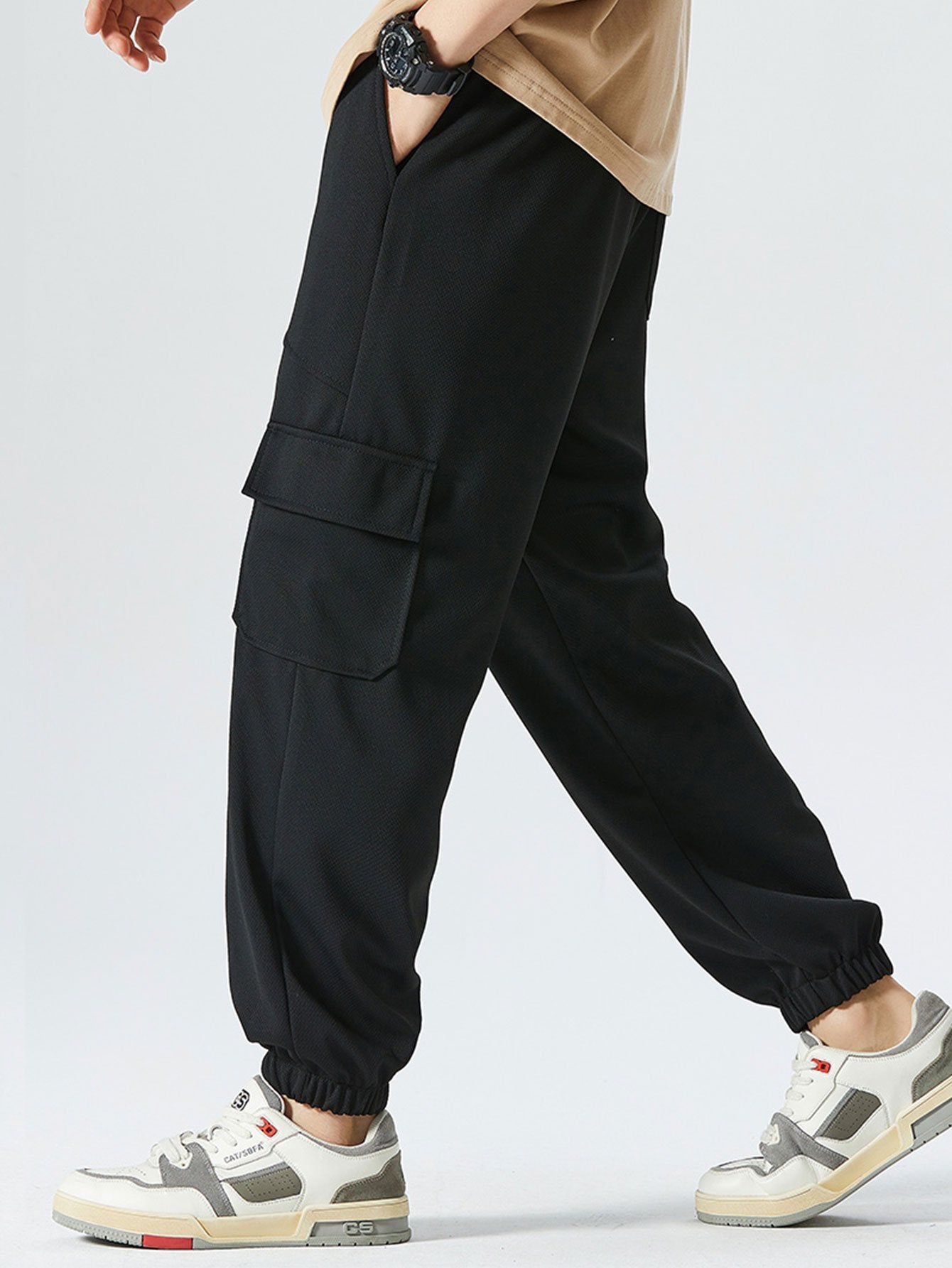 Elastic Waist Cargo Jogging Pants