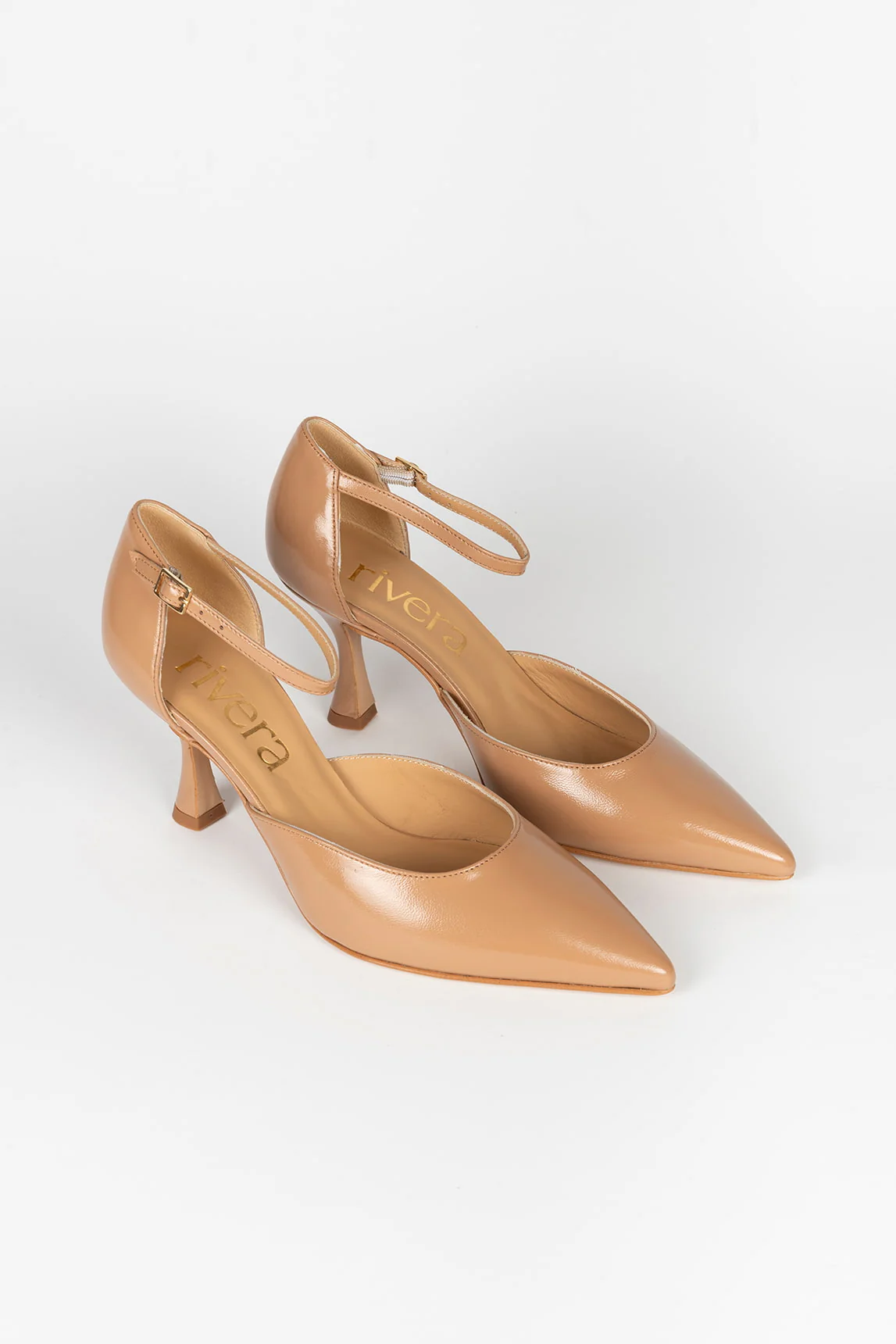 Rivera-spain Salón Alison camel