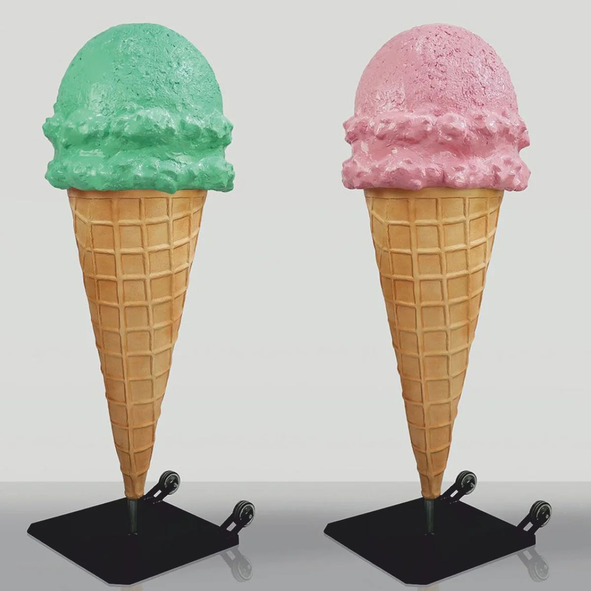 Casa Padrino cono de helado decorativo XXL verde / natural / negro A. 140 cm - Decoraci¨®n de helader¨ªa