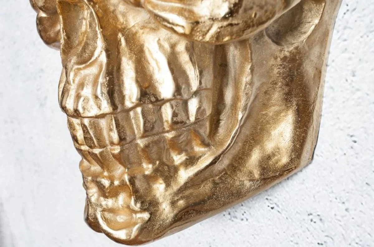Designer Metall Wanddeko Skulptur Totenkopf Gold 30 x 20 x H. 40 cm - Metall Wanddeko Figur Skull