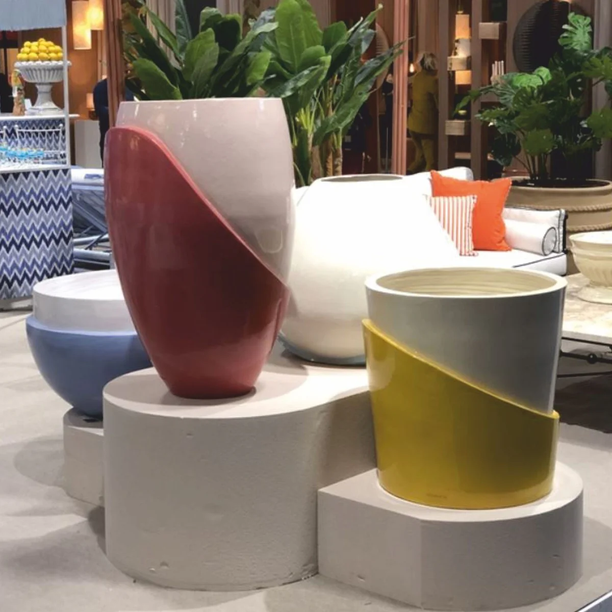 Luxus Keramik Blumentopf Weiß / Gelb Ø 60 x H. 60 cm - Garten Deko