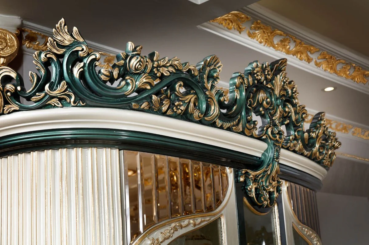 Luxus Barock Vitrine Weiß / Grün / Gold - Prunkvoller Massivholz Vitrinenschrank mit 2 Glastüren - Barock Möbel - Edel & Prunkvoll