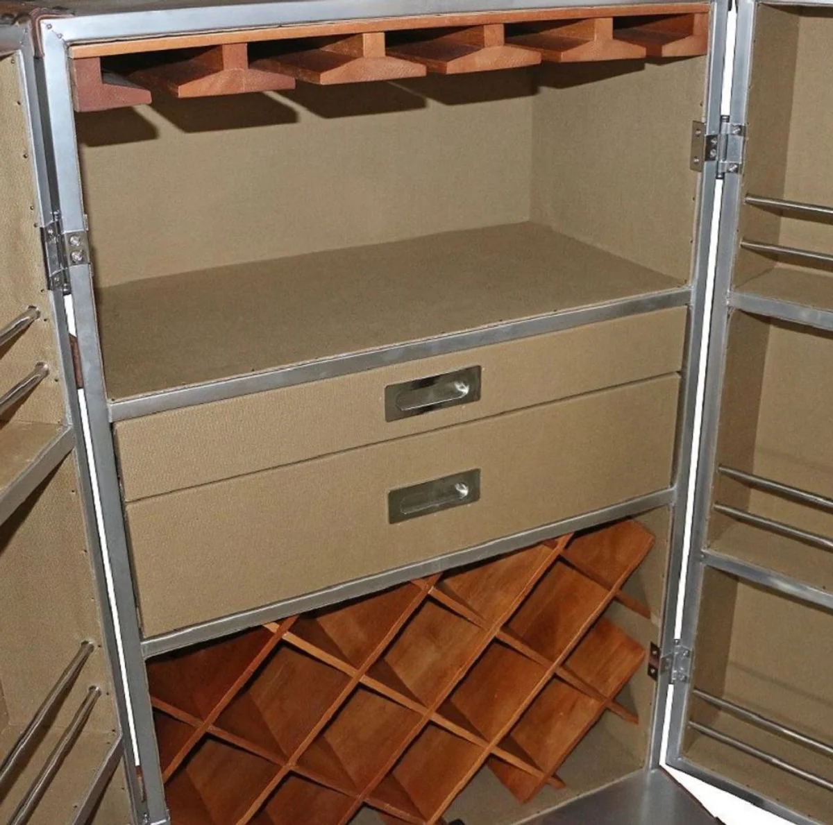 Luxus Weinschrank Silber / Braun 63 x 52 x H. 130 cm - Aluminium Kofferschrank mit Echtleder - Barschrank im Koffer Design - Luxus Bar Möbel