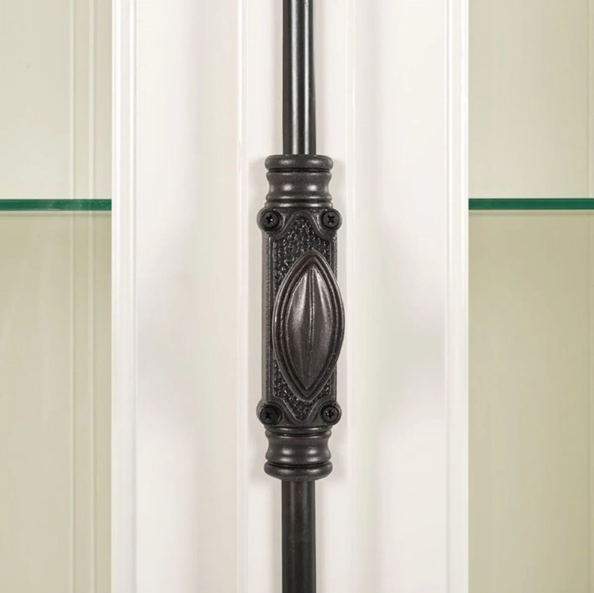 Landhausstil Vitrine Weiß 95 x 45 x H. 242 cm - Vitrinenschrank mit 2 Türen - Massivholz Schrank - Landhausstil Möbel