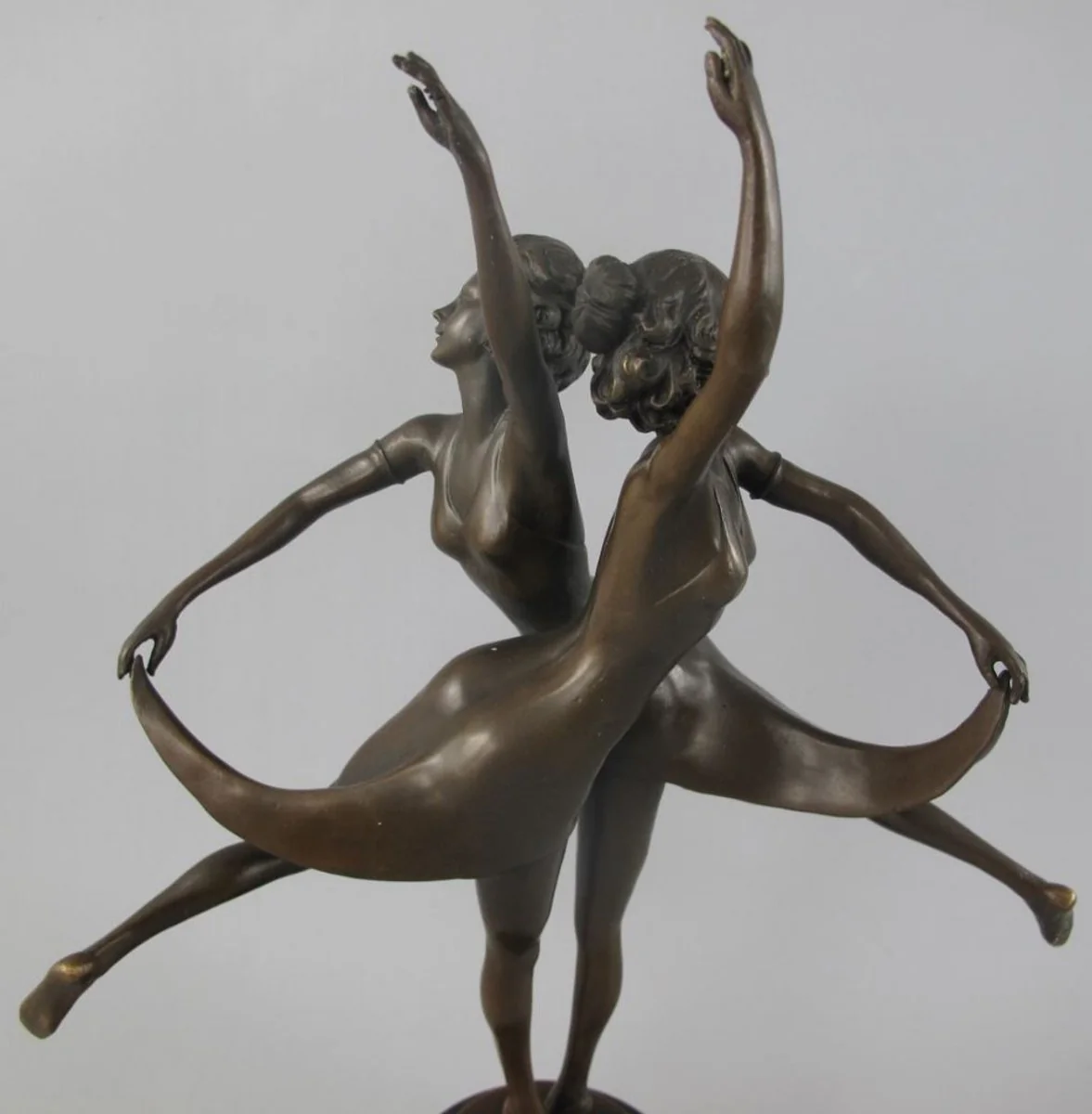 Luxus Jugendstil Bronze Skulptur Tänzerinnen mit Marmorsockel Bronzefarben / Schwarz 24 x 13 x H. 36 cm - Bronzefigur - Dekofigur - Deko Accessoires