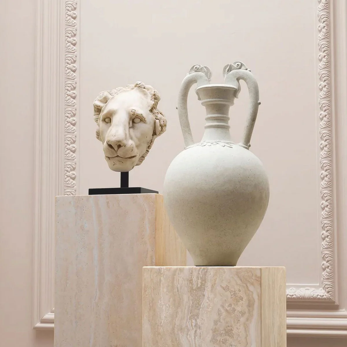 Luxus Barock Deko Amphore Sandfarben H. 53 cm - Wohnzimmer Deko