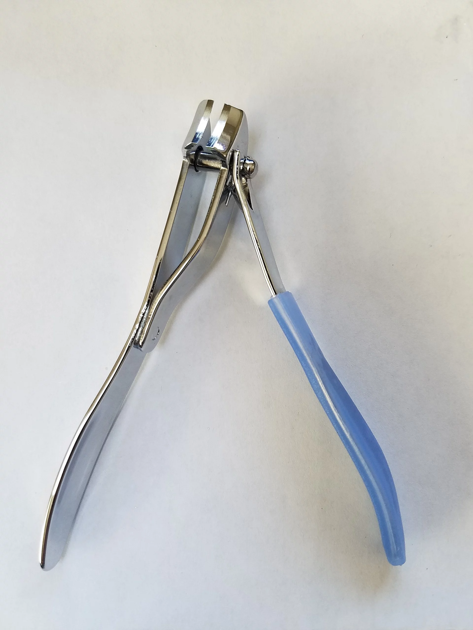 AMX3d Safety Filament Cutter designed for 3D Printing Pens & 3D Printers using 1.75mm and 3.0mm Filament