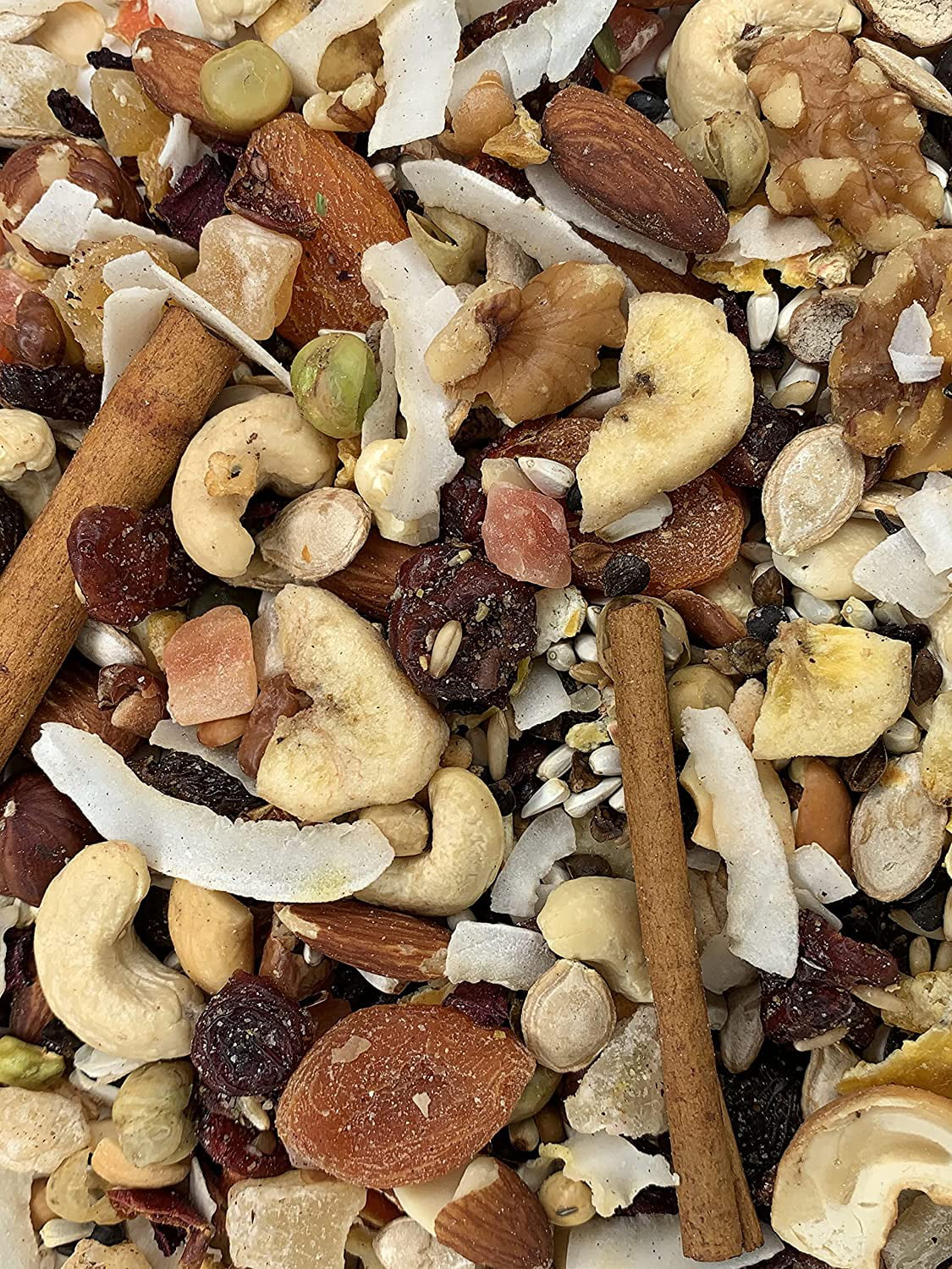 Higgins Group 466851 17.5 lbs Goldenfeast Madagascar Blend for Parrot & Macaw