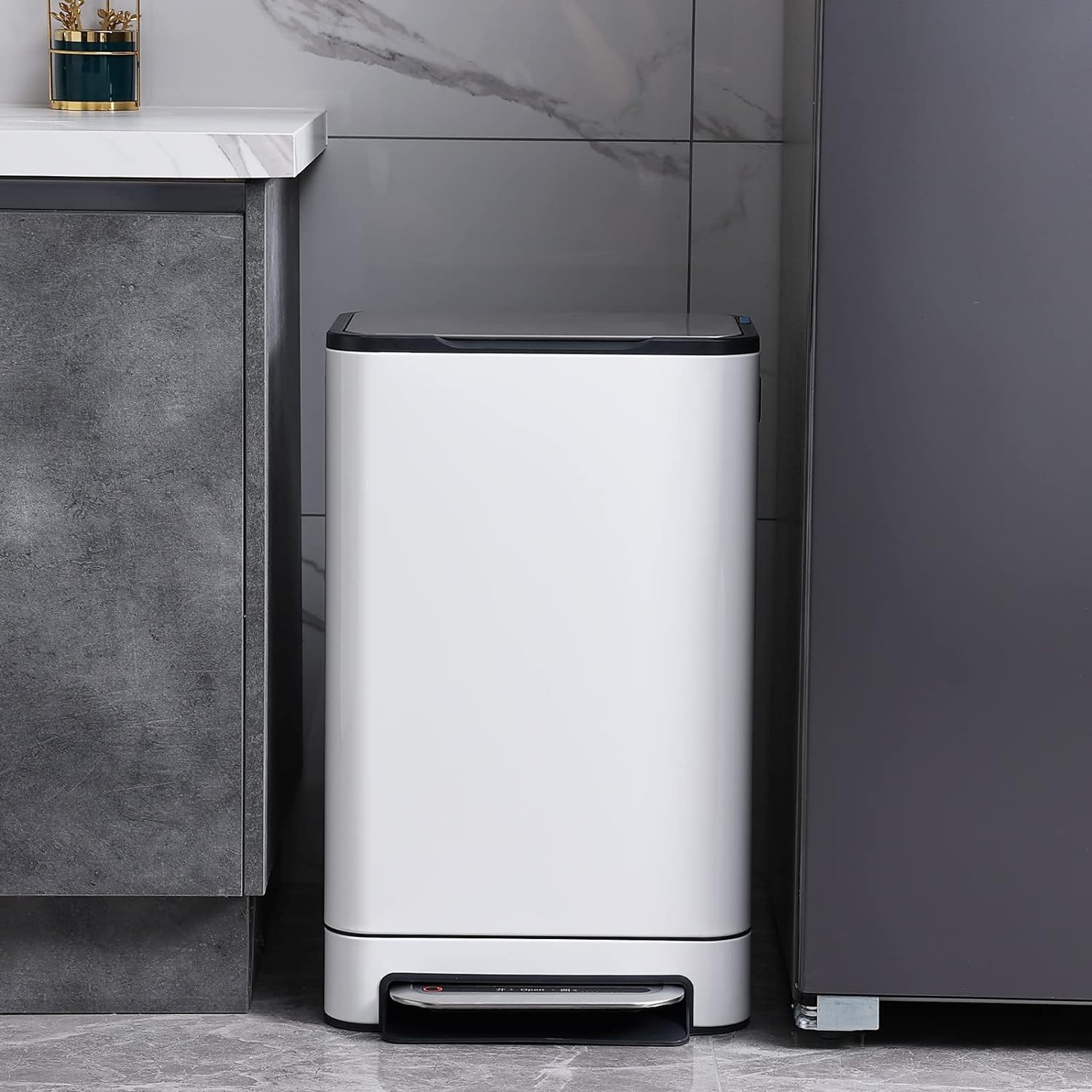 YiSHOP Kitchen Trash Can 13.2 Gallon Stainless Steel Garbage Bin with Soft Slow Lid, 50 Liter Pedal Trash Can, Durable Pedal, Removable Plastic Inner Bucket Waste Bin for Office, Kitchen, White