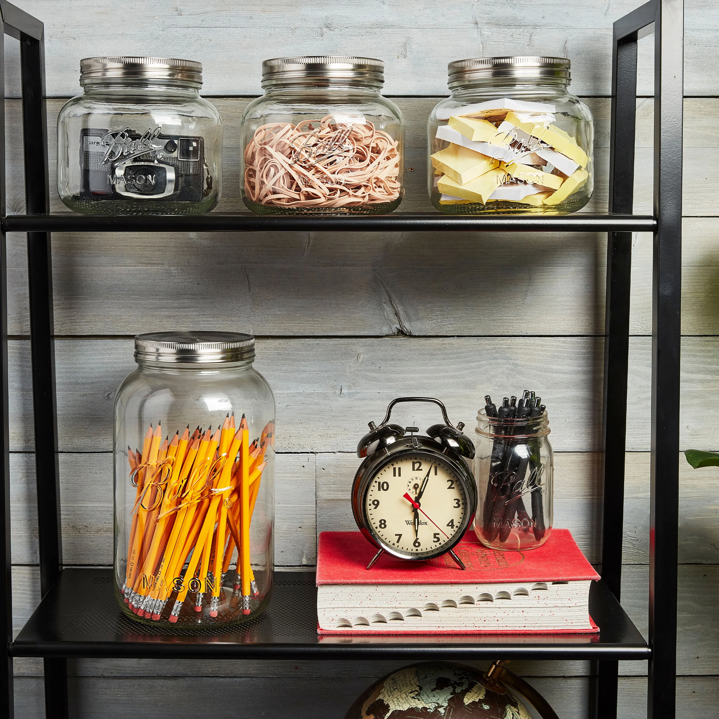 Ball Decorative Mason Jar with One Piece Stainless Steel Lid, Half Gal. (64oz.)