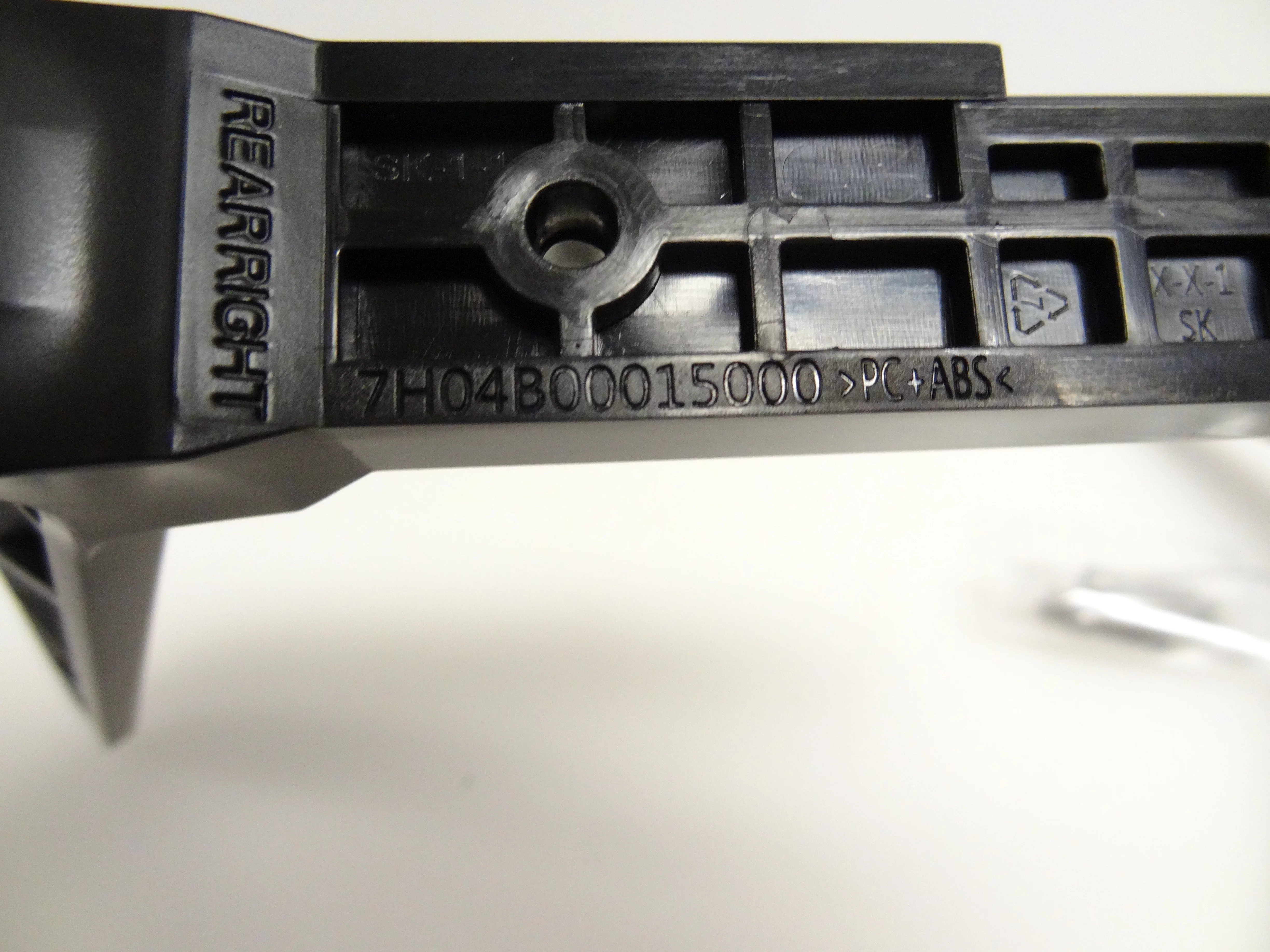 Vizio D40F-G9 V405-G9 V405-H19 Stand Legs W/Screws