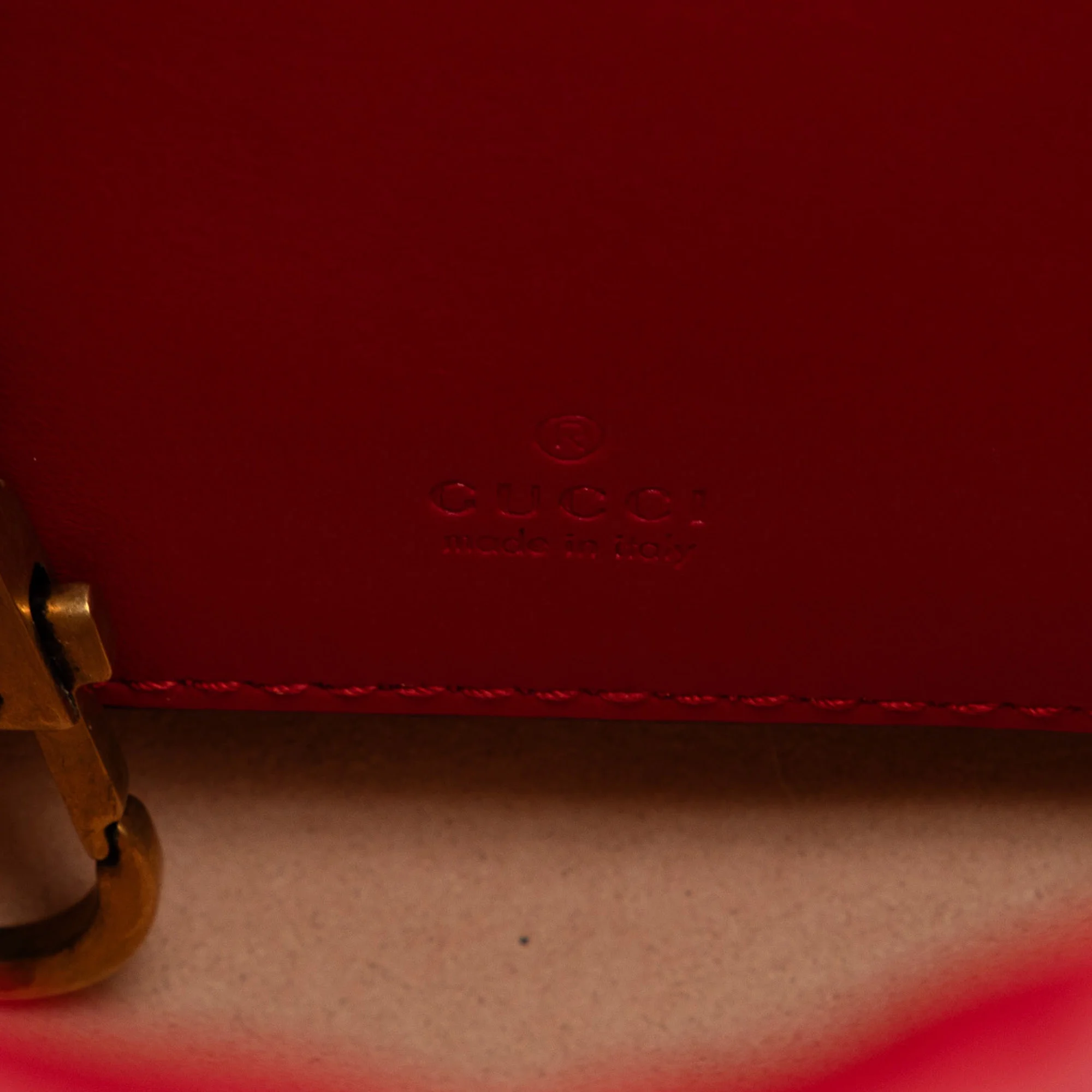 Pre-Owned Authenticated Gucci Mini GG Marmont Matelasse Bucket Bag Calf Leather Red DrawstringBag Unisex (Good)