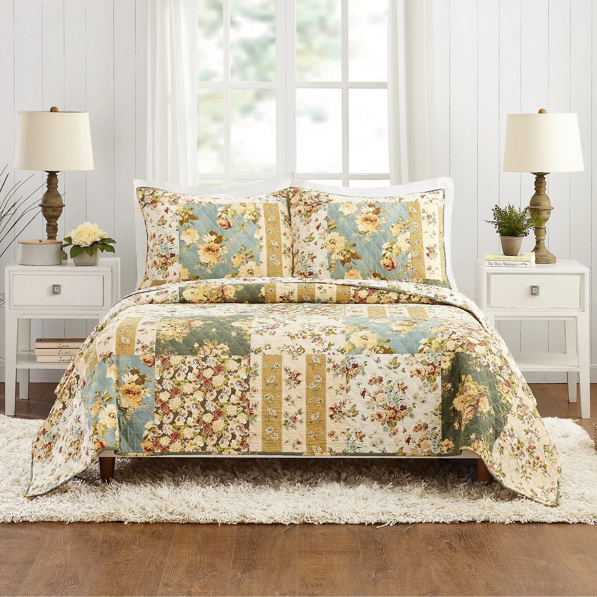 Modern Heirloom Floral Patchwork 3-Piece Bedding Sets, Full/Queen, Ivory