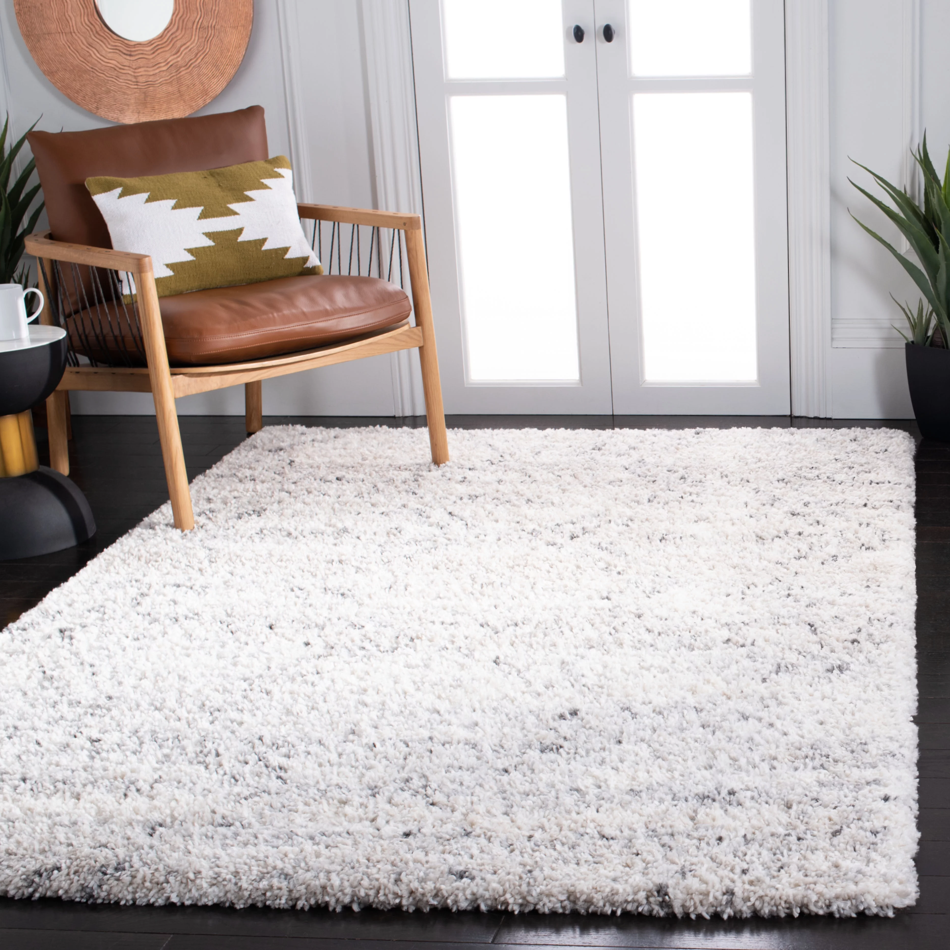 SAFAVIEH Fontana Shag Darin Geometric Plush Area Rug, Ivory/Grey, 5'3