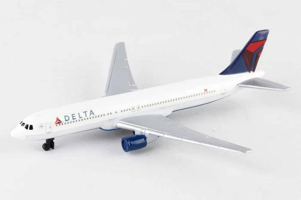 United, Jetblue, Delta Airlines Diecast Airplane Package - Three 5.5