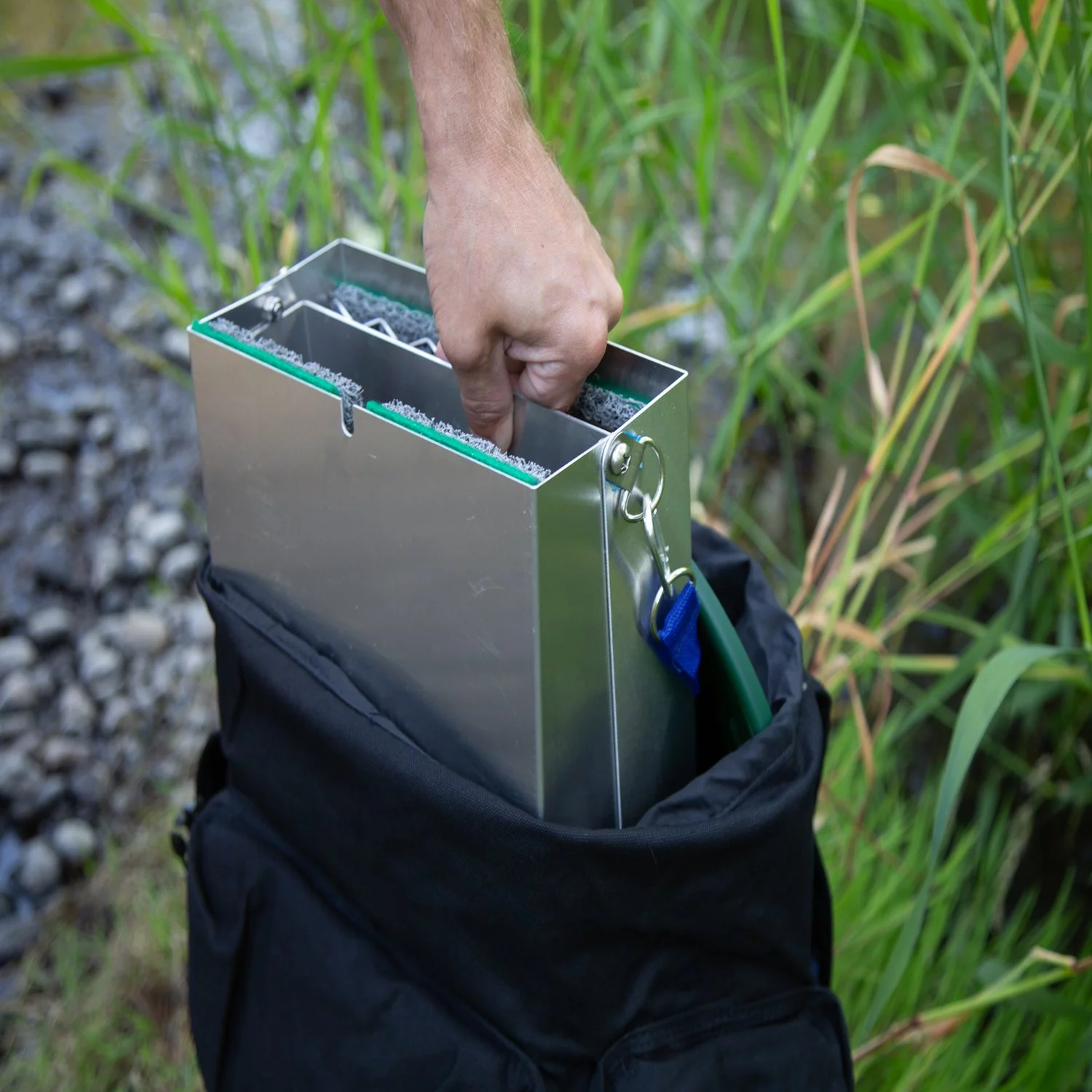 ASR Outdoor Deluxe Aluminum Folding Sluice Box and Backpack for Gold Prospecting