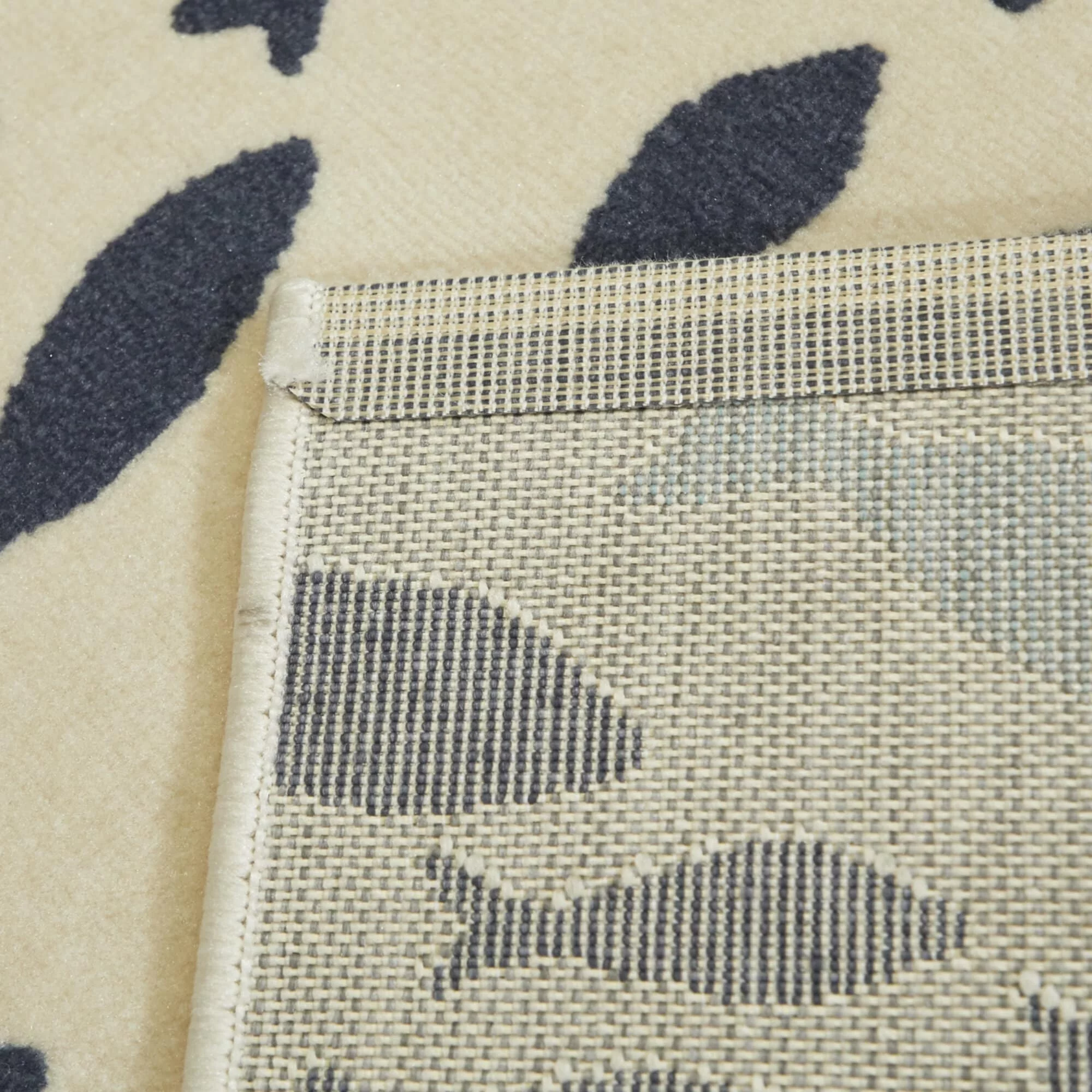 Balta Mod-Tod School of Fish Coastal Area Rug Cream 5'3