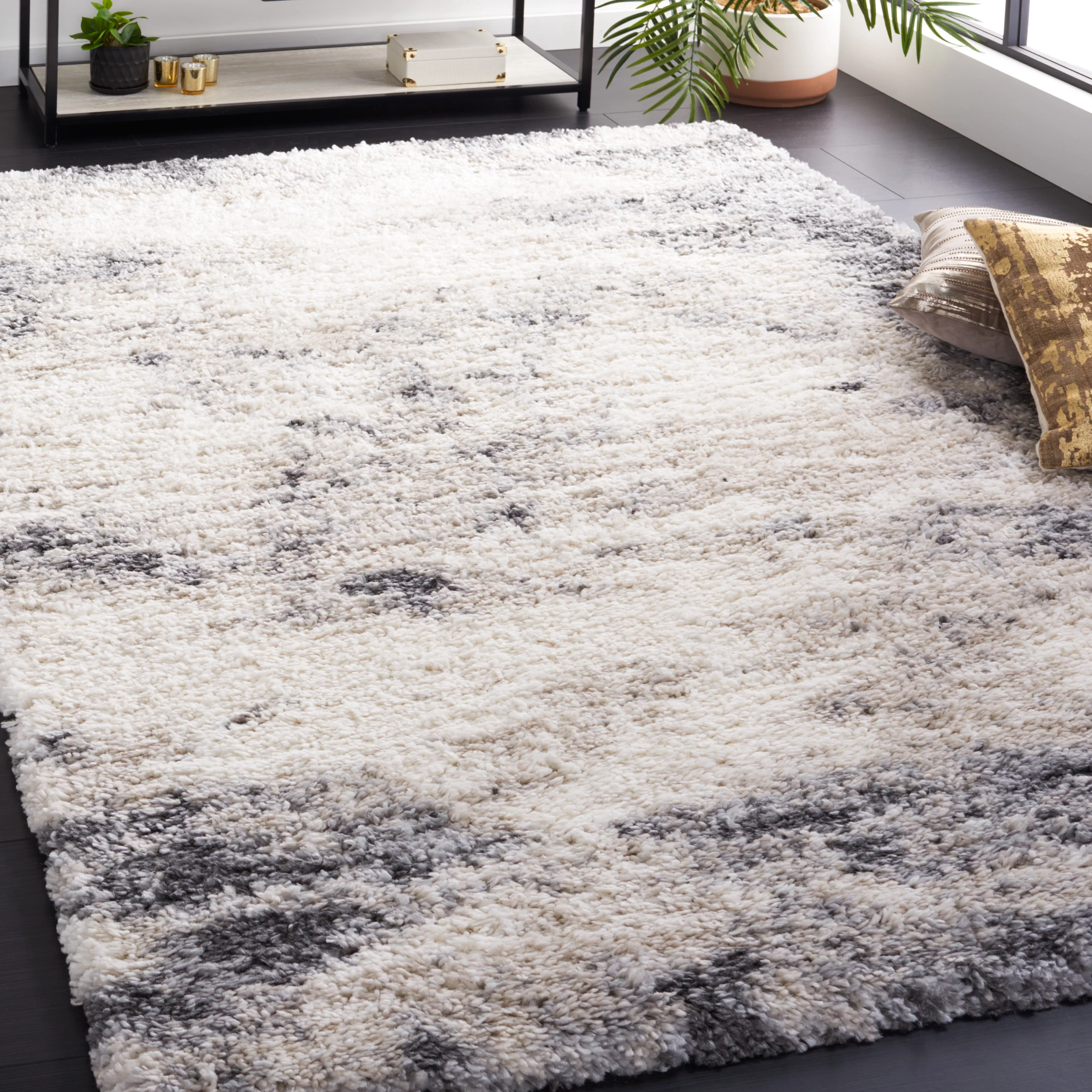 SAFAVIEH Fontana Shag Damion Camo Plush Area Rug, Ivory/Grey, 5'3