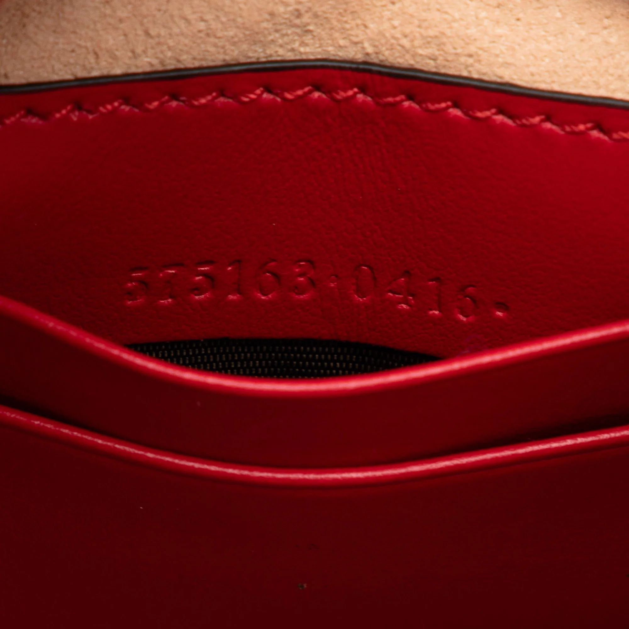 Pre-Owned Authenticated Gucci Mini GG Marmont Matelasse Bucket Bag Calf Leather Red DrawstringBag Unisex (Good)