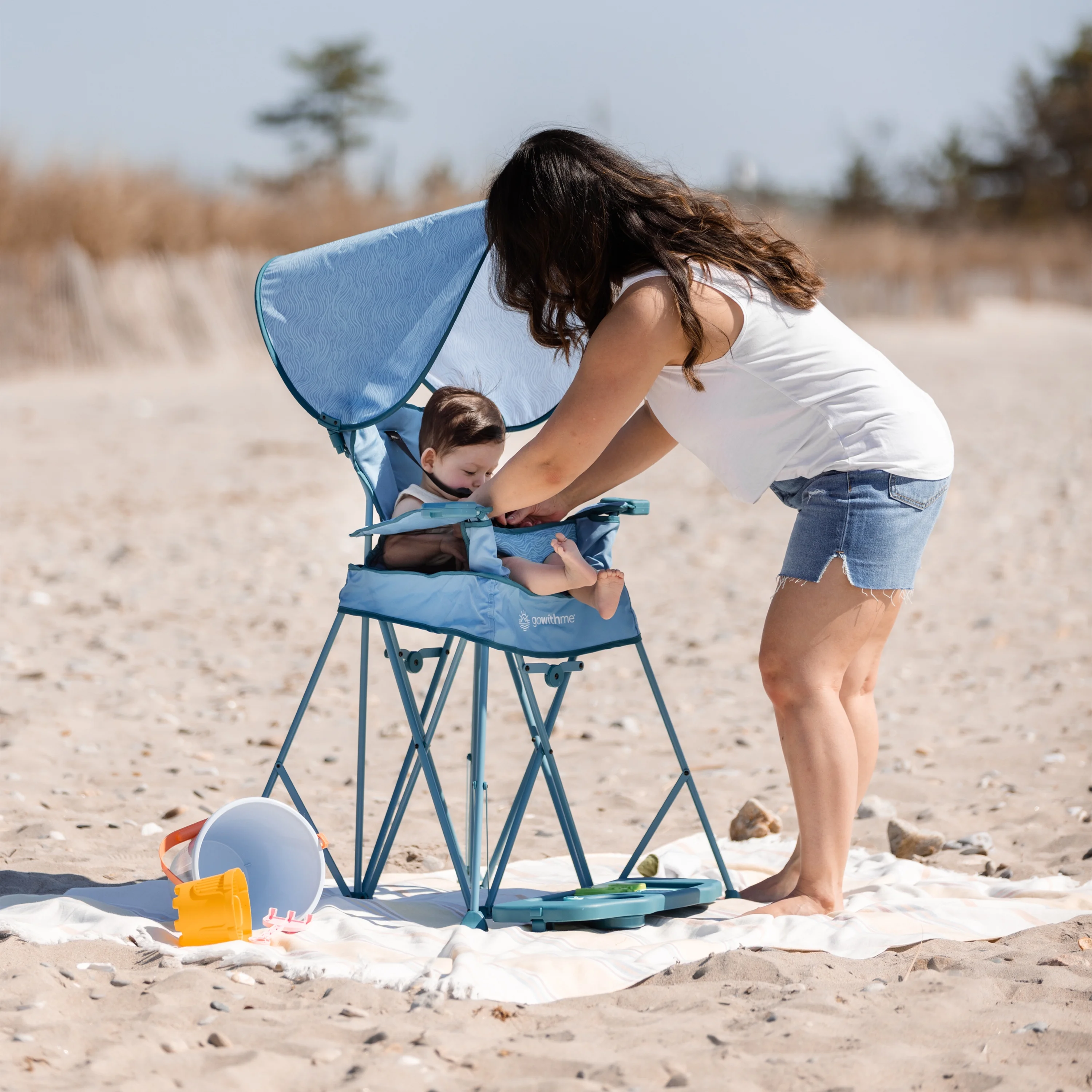 Baby Delight Go with Me Uplift Deluxe Portable High Chair with Canopy - Blue Wave (Unisex)