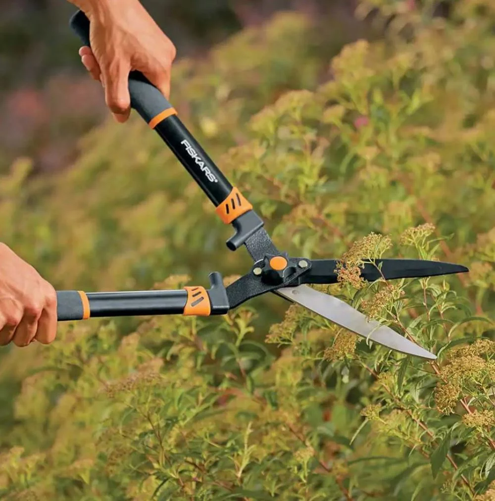 Fiskars Wavy-Blade Hedge Shears Garden Tool with Adjustable Steel Blades