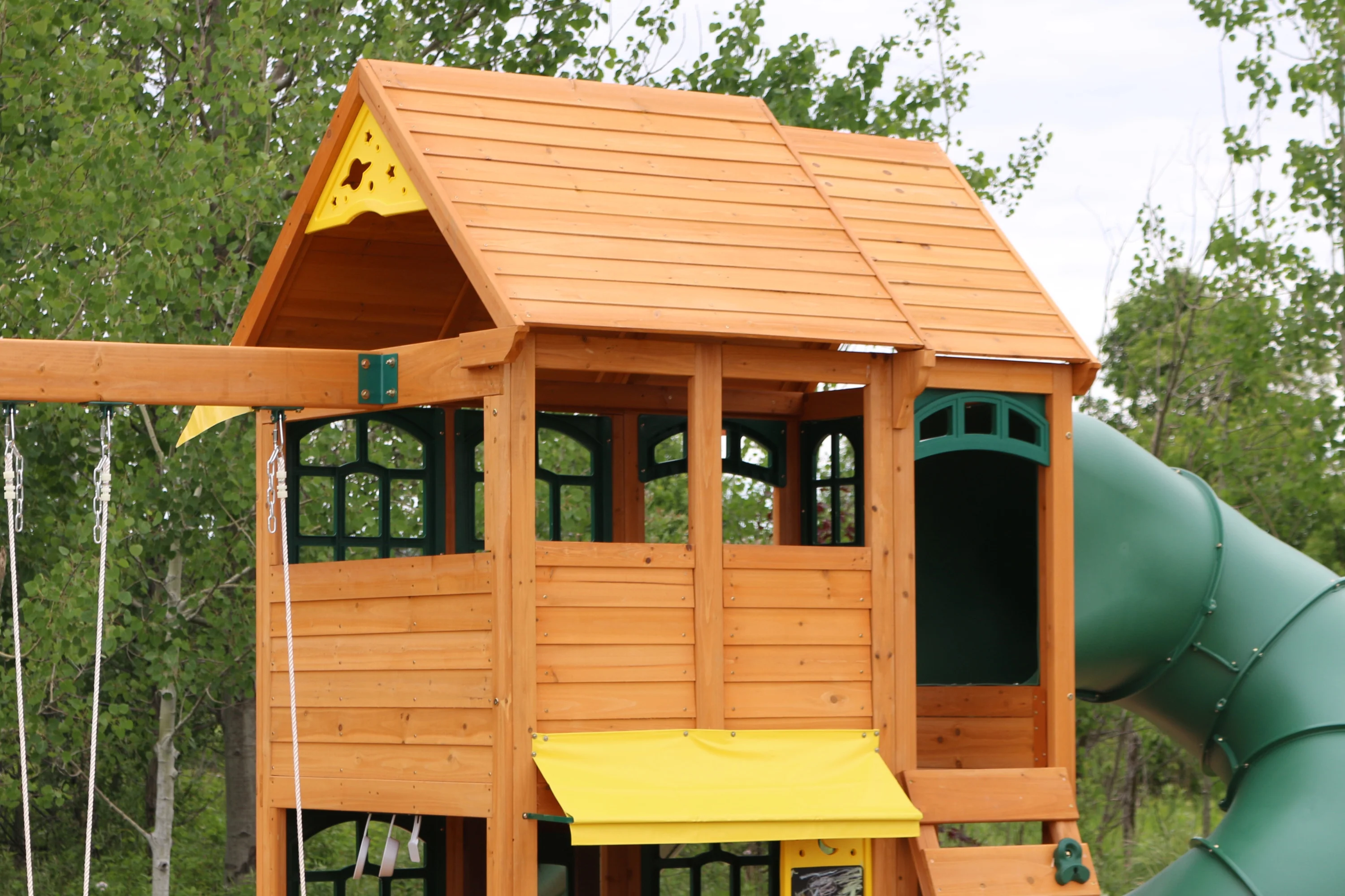 KidKraft Charleston Lodge Wooden Outdoor Swing Set / Playset with Slides, Swings, Kitchen and Bench