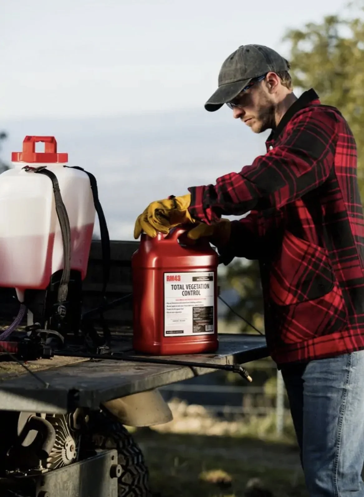 Ragan & Massey RM43 76501 2.5 Gallon Container of Total Weed & Vegetation Control