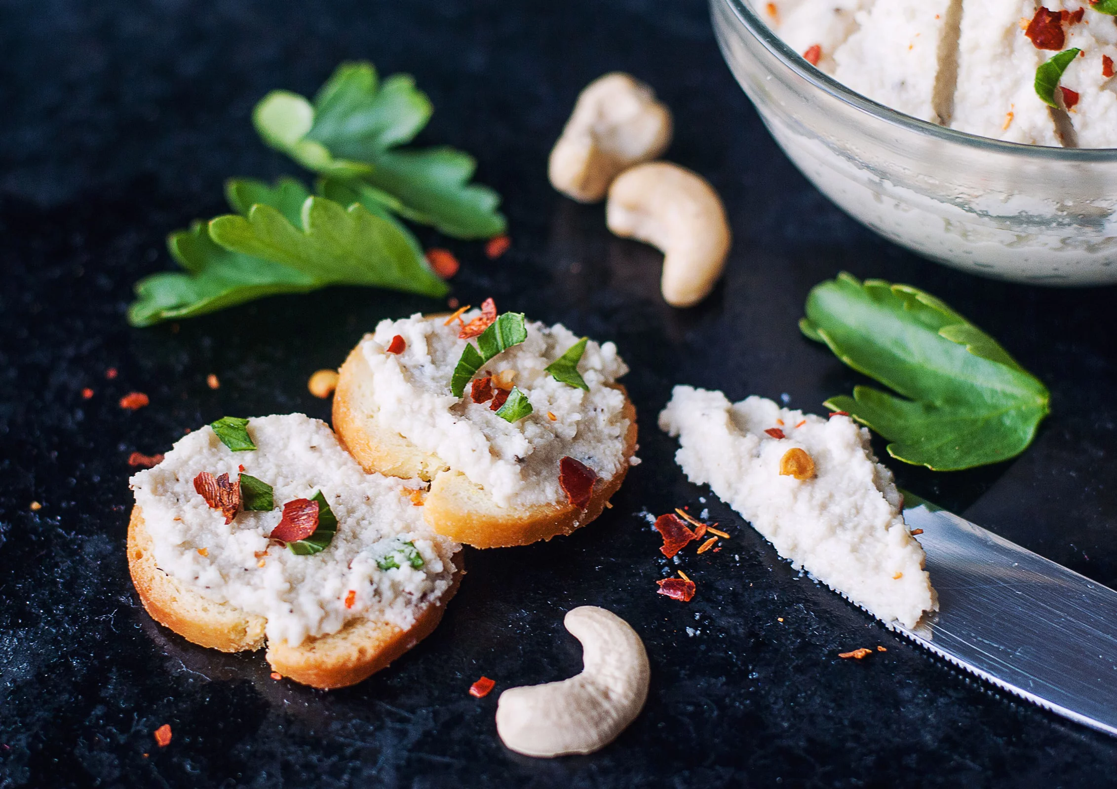 Food To Live Â® Raw Cashew Nuts (Whole, Size W-240, Unsalted, Bulk) (2 Pounds)