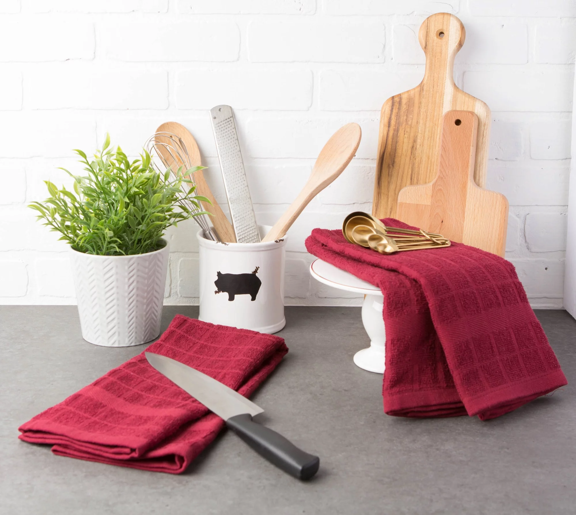 Contemporary Home Living Set of 4 Solid Wine Red Terry Dish Towel, 26