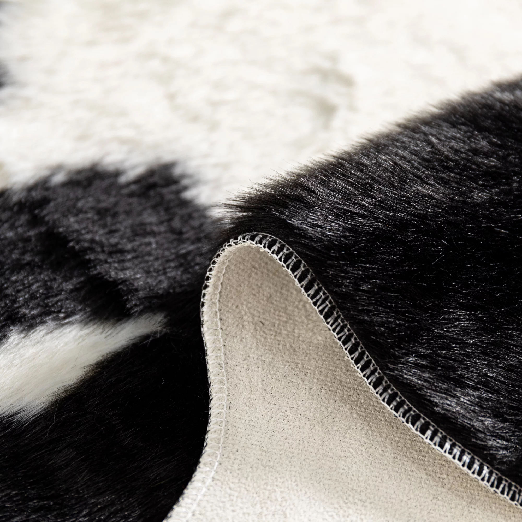 Faux Fur Cowhide Rugs for Living Room Black White Cow Print Leather Bedside Mats Wear Resistant Animal Carpet Home Decor 62.2 x 86.6inch