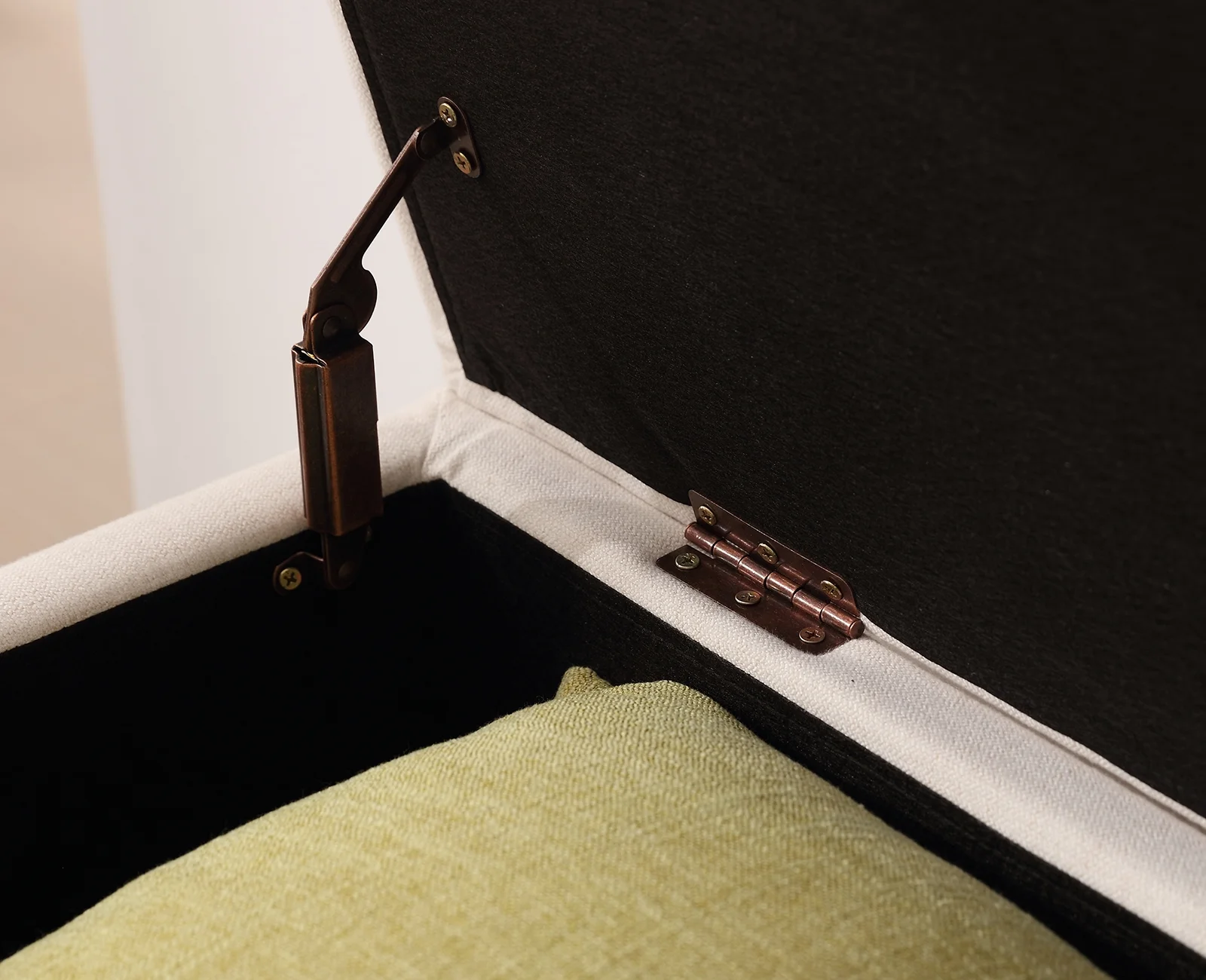 Dayalane Entryway Storage Bench, Linen Upholstered End of Bed Ottoman Bench with Wooden Shoe Rack, Modern Long Bench for Bedroom Living Room Hallway Foyer, Beige