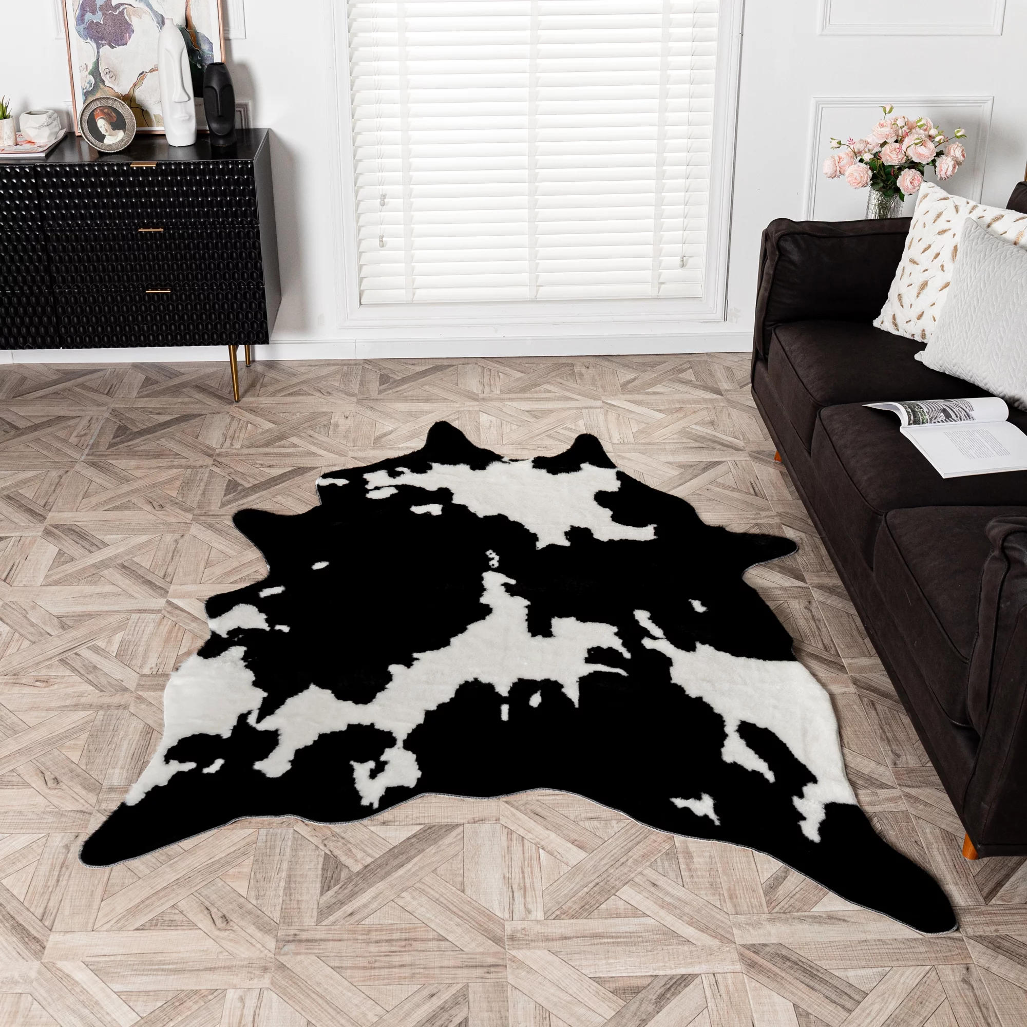 Faux Fur Cowhide Rugs for Living Room Black White Cow Print Leather Bedside Mats Wear Resistant Animal Carpet Home Decor 62.2 x 86.6inch