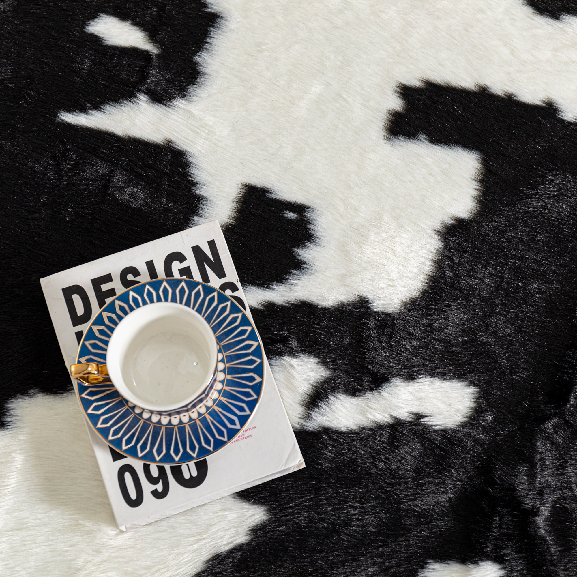 Faux Fur Cowhide Rugs for Living Room Black White Cow Print Leather Bedside Mats Wear Resistant Animal Carpet Home Decor 62.2 x 86.6inch
