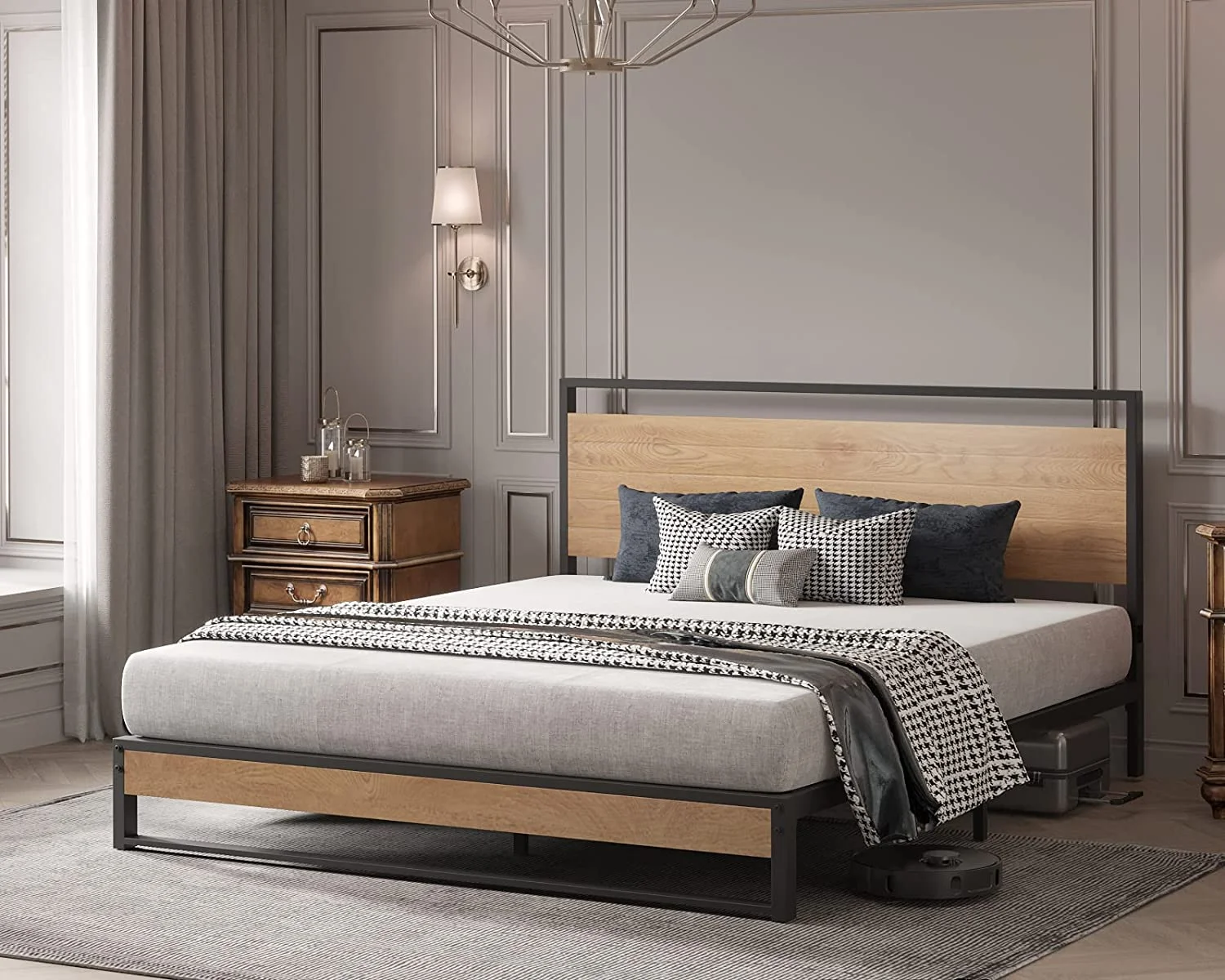 Metal Queen Size Platform Bed Frame with Wood Headboard/Footboard (Queen (U.S. Standard))