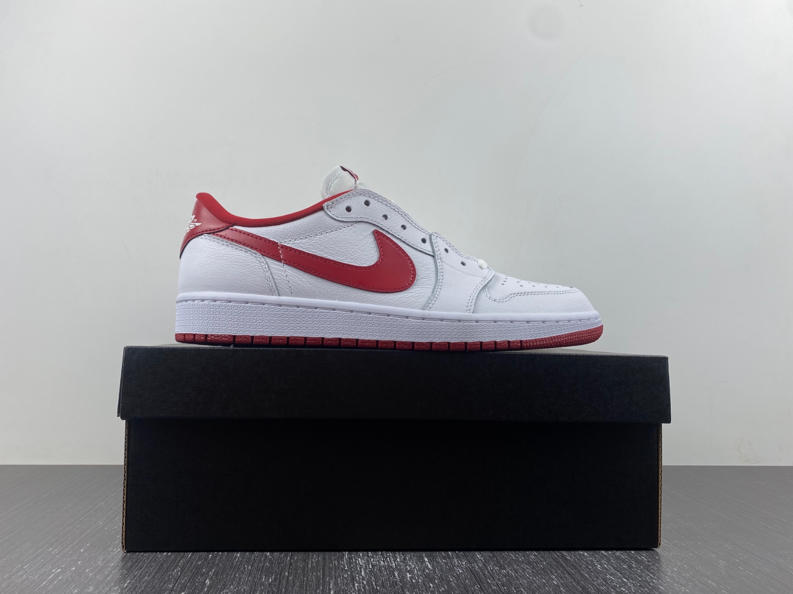 Jordan 1 Retro Low White Varsity Red 705329-101