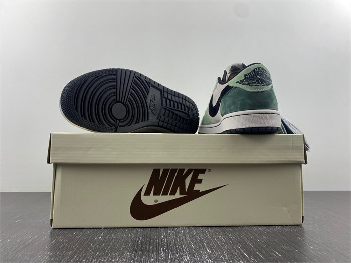 Travis Scott x Air Jordan 1 Low DM7866-813