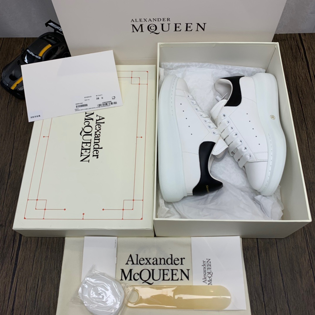 McQuen Ivory Black 553680WHGP59061