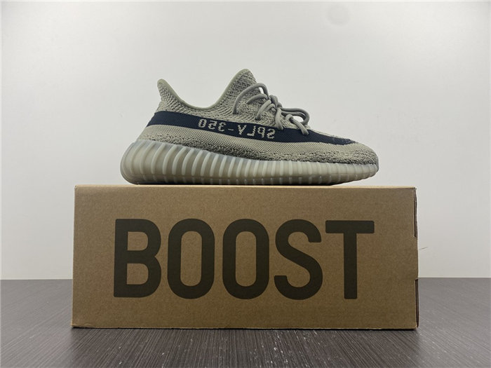 Ad*s yeezy 350 v2 hq2059