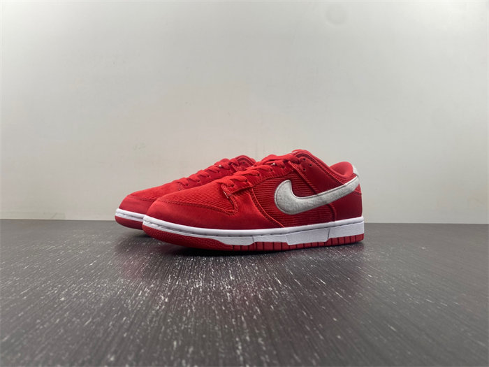 Nike Dunk Low Valentine