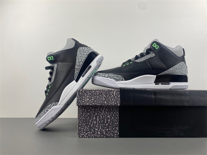 Air Jordan 3 “Green Glow”  CT8532-031