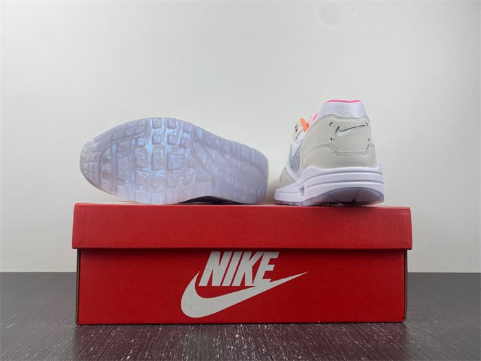 Nike Air Max 1 Unlock Your Space FN0608-101