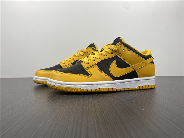 The Nike Dunk Low Takes on a Familiar “Goldenrod” Colorwa DD1391-004