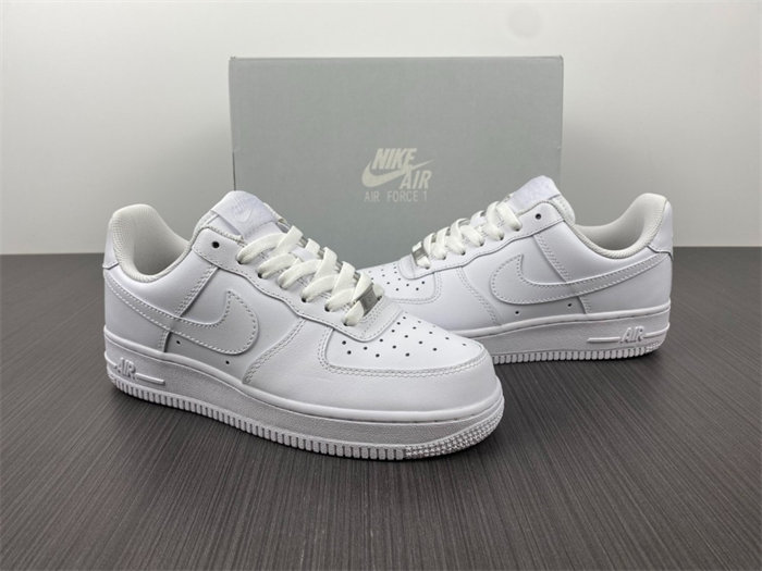 Air Force 1 Low LE Triple White DH2920-111