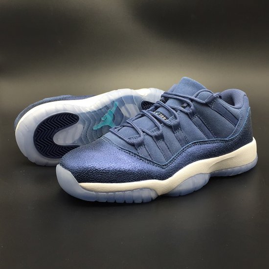 Air Jordan 11 Low GS 