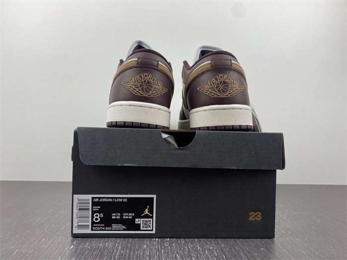 Air Jordan 1 Low DC0774-200..