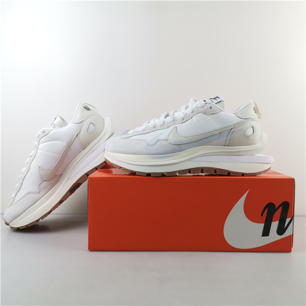 Nike Vaporwaffle Sacai Sail Gum DD1875-100