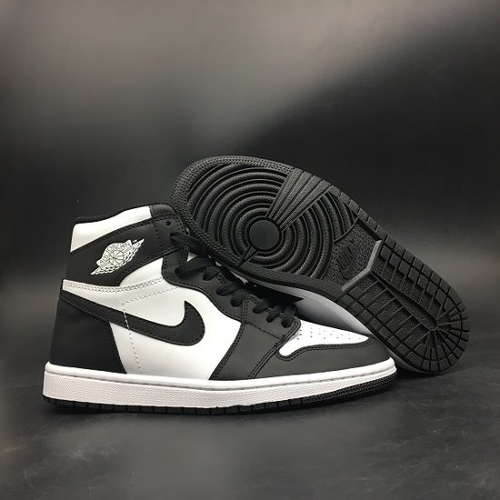 AIR JORDAN 1 RETRO HIGH OG ''BLACK/WHITE'' 555088-010