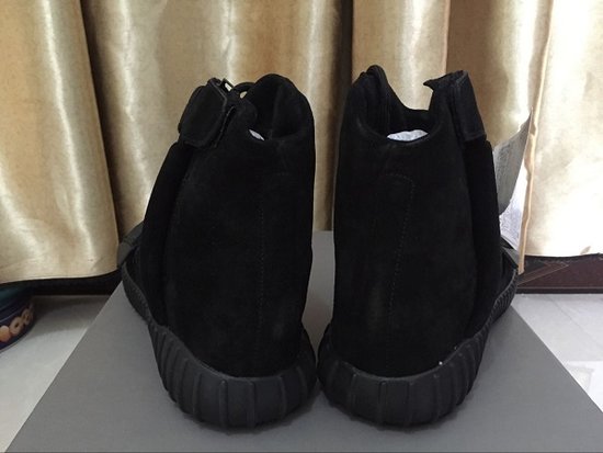 ua Ad*s yeezy boost 750 black